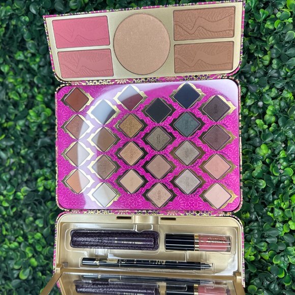 Tarte Treasure Box Collector's Makeup Eyeshadow Palette Limited Holiday Gift Set - Picture 3 of 6